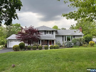 41 N Baums Ct, Livingston, NJ 07039