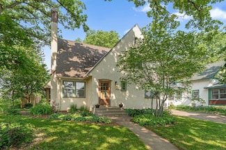 1425 Grantham St, Saint Paul, MN 55108