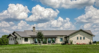 4961 Hartfield Rd, Round Top, TX 78954