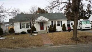 40 Wrona St, Indian Orchard, MA 01151
