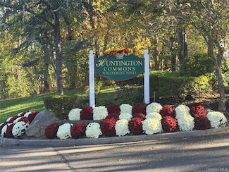 16 Huntington Commons, Yaphank, NY 11980