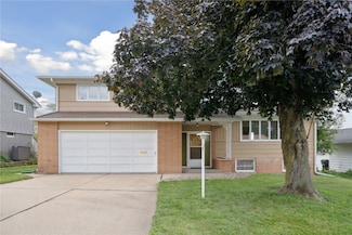 3829 Skylark Ln SE, Cedar Rapids, IA 52403