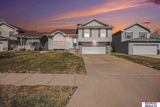 16516 Grant St, Omaha, NE 68116