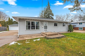 1520 W 9th Ave, Oshkosh, WI 54902