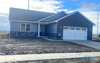 905 Tomahawk Ln, Bowling Green, OH 43402