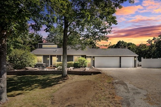 3861 64th St, Holland, MI 49423