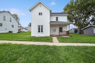 112 E Tuttle St, Norway, IA 52318