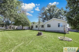 24 Duffie Place, Piscataway, NJ 08854