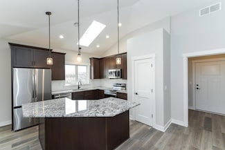 877 Picadilly Ln NW, Rochester, MN 55901