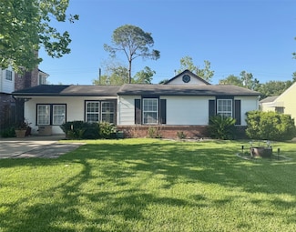 4922 Beech St, Bellaire, TX 77401