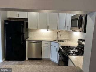 38 Joyner Ct, Lawrence Township, NJ 08648