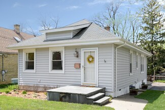 36 S Central Ave, Highwood, IL 60040