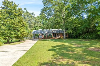 1406 Pinedale Dr, Opelika, AL 36801