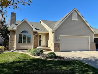 2804 Lakewood Cir, Grand Island, NE 68801