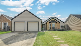 16610 Saturn Ln, Houston, TX 77062