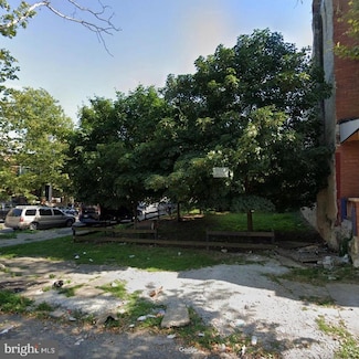 1330 W Pike St, Philadelphia, PA 19140