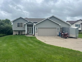 3143 Orchard Ave NE, Sauk Rapids, MN 56379