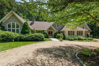 7 Old County Rd, Cape Neddick, ME 03902