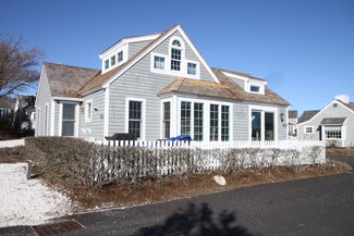 20 Vineyard View Ln, Mashpee, MA 02649