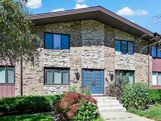 1640 Royal Oak Rd Unit 4, Darien, IL 60561