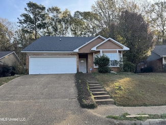 204 Lake Forest Ln, Clinton, MS 39056