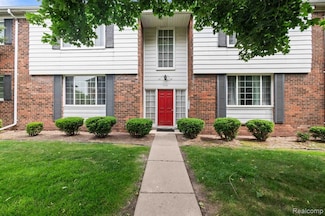25316 Shiawassee Cir Unit 103, Southfield, MI 48033