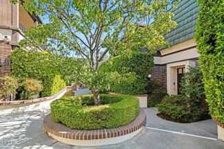 885 S Orange Grove Blvd Unit 18, Pasadena, CA 91105