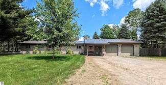 7884 N Saint Helen Rd, Saint Helen, MI 48656