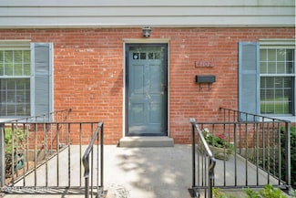 4102 Hillbrook Dr, Louisville, KY 40220