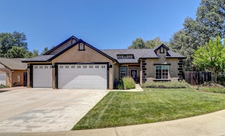 1835 Dellwood Dr, Redding, CA 96003