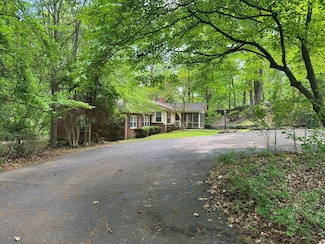 104 Philip Rd, Oxford, MS 38655