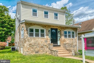 923 20th St S, Arlington, VA 22202