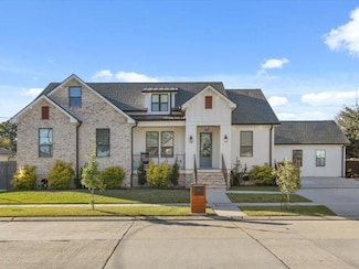 2804 Volpe Dr, Chalmette, LA 70043