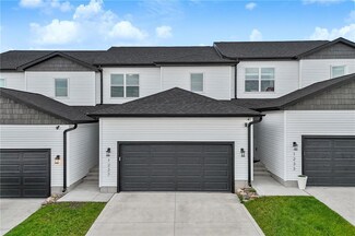1227 E 28th St, Norwalk, IA 50211
