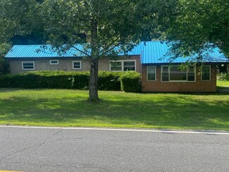 15 Old Chester Rd, Huntington, MA 01050