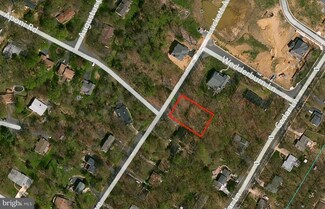 2405 Luckett Ave, Vienna, VA 22180