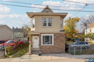 33 Lafayette St, West Orange, NJ 07052