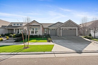 1130 Farmhouse Ave, Clovis, CA 93619