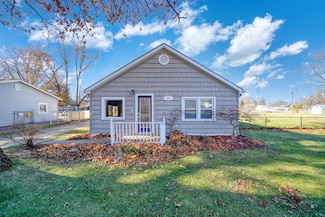 884 Bryant Ave, Jackson, MI 49202