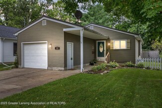 716 Spring St, Grand Ledge, MI 48837