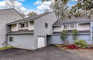34 Arabian Dr, Charleston, SC 29407