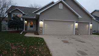 920 Plymouth Ln NW, Rochester, MN 55901