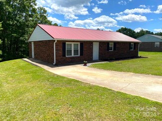 166 S Ridge Dr, Forest City, NC 28043