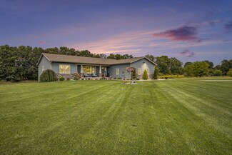 13865 Meadow Oak Dr NE, Greenville, MI 48838