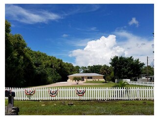 5307 Myrtle Ln, Naples, FL 34113