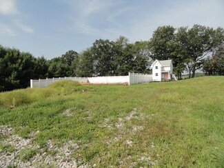 165 Lee Way, Chester, WV 26034