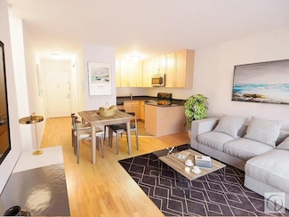 241 E 86th St Unit 4F, New York, NY 10028