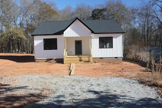 147 Highland Hills Dr, Campobello, SC 29322