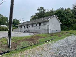 223 Countryside Dr SW, Lenoir, NC 28645