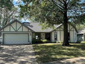 1967 SW Arrowhead Rd, Topeka, KS 66604
